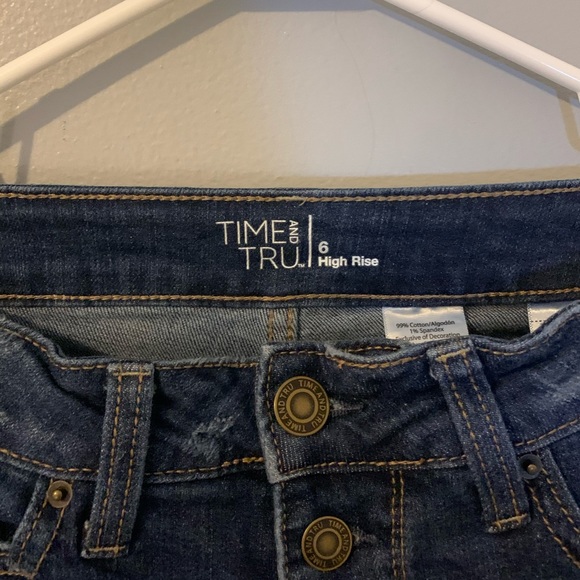 time and tru high rise jean shorts size 6 - Picture 3 of 4